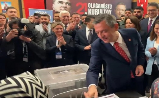 Özgür Özel anahtar listesine oyunu verdi
