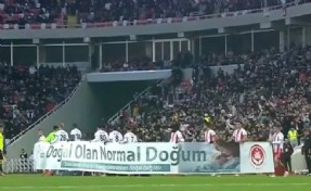 Sivasspor'un pankartına kadınlar isyan etti
