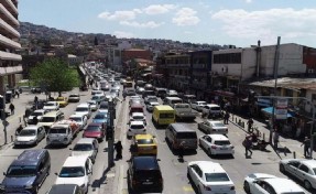 İzmir'de trafiğe kayıtlı araç verileri açıklandı: 2 milyona yaklaştı