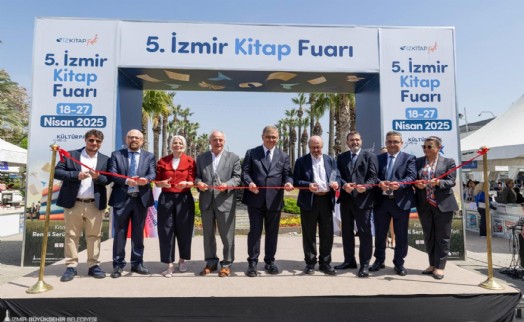 İzmir Kitap Fuarı Kültürpark’ta kapılarını açtı
