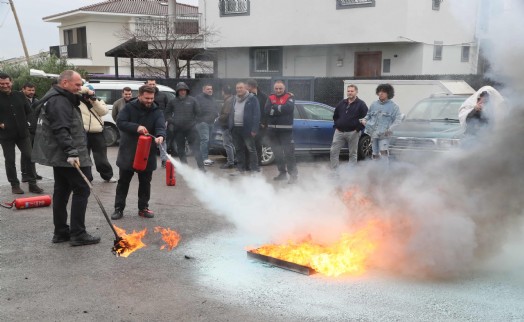 Urla’da otellere verilen yangın eğitiminde uygulamalı tatbikat yapıldı