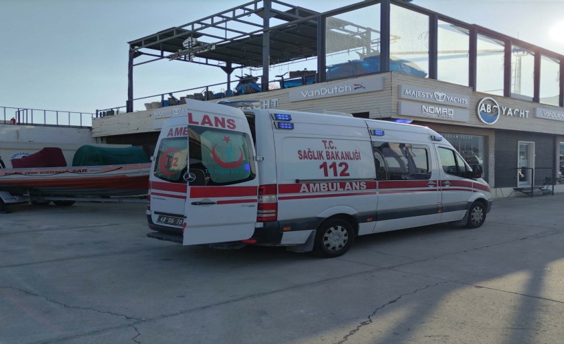Yaralanan Alman turist, deniz ambulansıyla adadan tahliye edildi