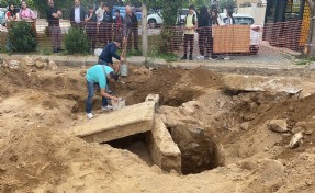 Yol çalışmasında, Roma dönemine ait insan kemikleri bulundu