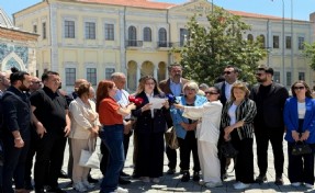 AK Parti İzmir'den 27 Mayıs açıklaması: 'Vesayete karşı dik duracağız'