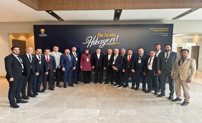 AK Parti İzmir'den Ankara çıkarması: Partinin teşkilat yapısına yönelik 3 günlük eğitim başladı