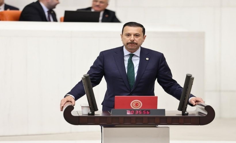AK Partili Kaya’dan Tugay’a Kocaoğlu ve Soyer göndermeli tepki: 'Şarkı türkü ile 25 yıl'