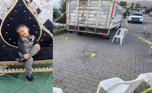 Akrabalarının nişanına giden 4 yaşındaki Enes, kamyonet kasasından düşerek öldü
