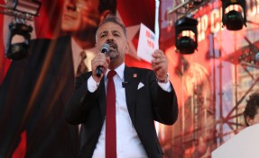 Aslanoğlu'ndan İzmir'e tarihi miting teşekkürü, AK Parti'ye 'Hazımsızlık' yanıtı