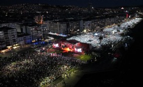 Aslanoğlu'ndan 'teşekkür' paylaşımı: Tarih yazıldı
