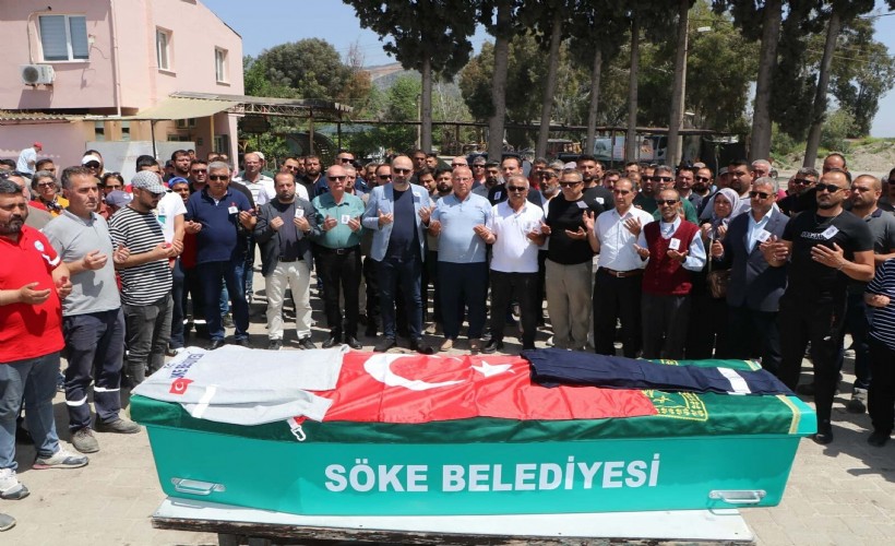 Aydın’da çöpleri toplarken kazada ölen temizlik görevlisi son yolculuğuna uğurlandı