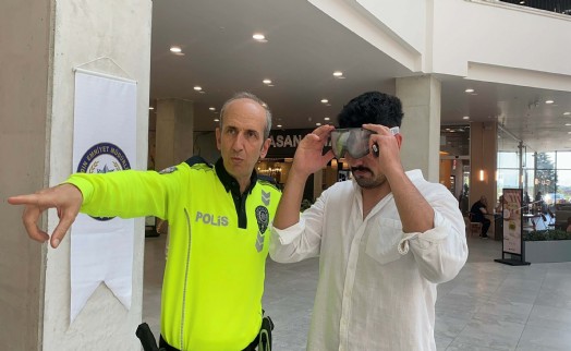 Aydın’da vatandaşlara alkol gözlüğü ile yeni alkol test cihazı deneyimi yaşatıldı