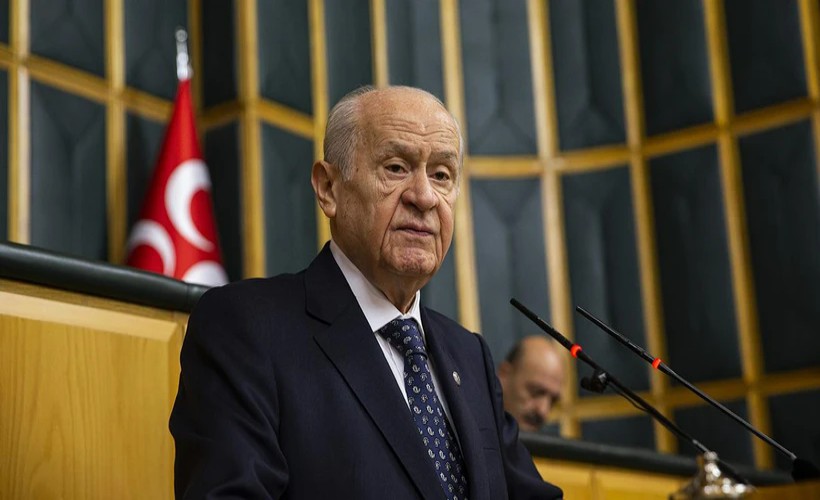 Bahçeli'den 'Anneler Günü' mesajı: 'Akan yaşlar kurumadıkça..'