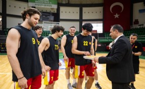 Başkan Eşki'den Göztepe'ye moral ziyareti