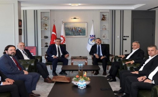 Başkan Tugay’dan Ankara’da sendikalara ziyaret