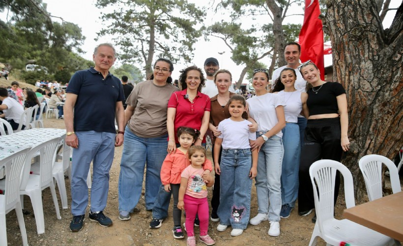 Başkan Ünsal ve Karşıyakalı emekçileri bir araya getiren piknik