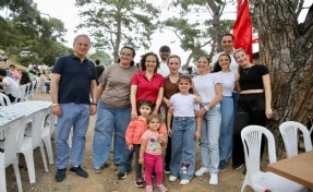 Başkan Ünsal ve Karşıyakalı emekçileri bir araya getiren piknik