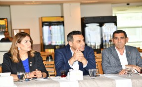 Başkan Yıldız, Çiğli'deki talepleri çözmek üzere muhtarlarla bir araya geldi