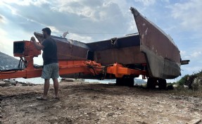 Bodrum'da izinsiz ve sahipsiz 5 tekne denizden kaldırıldı