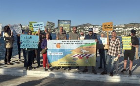 Bodrum’da kaçak iskeleler protesto edildi