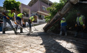 Bornova'dan Altındağ’da beton yol seferberliği