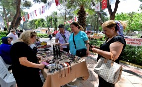 Bornova'da Anneler Günü’ne el emeğiyle anlam katan etkinlik