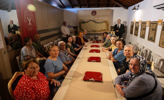 Bornova'nın çınarları tarih ve kültüre doydu: Nostalji dolu bir gün yaşadılar
