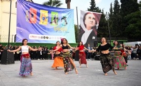 Bornova’da Dünya Dans Günü coşkuyla kutlandı