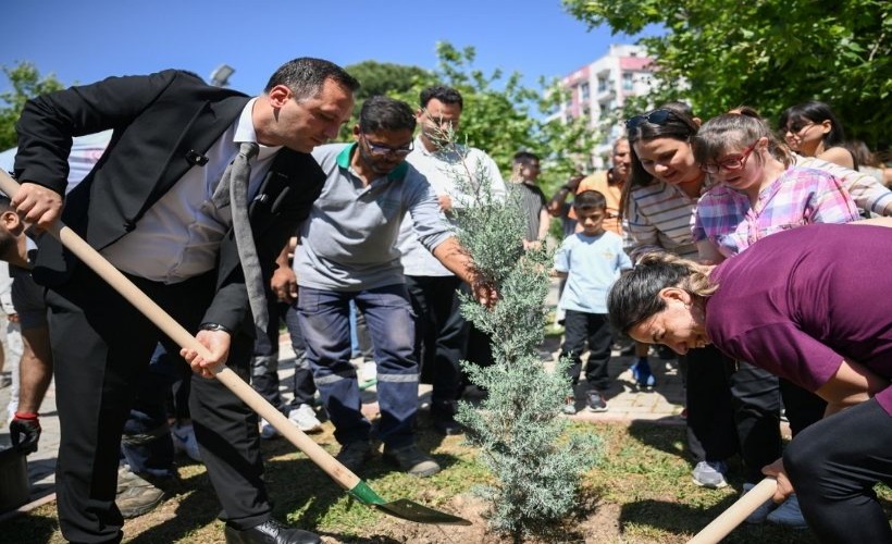 Bornova’da fidanlar toprakla buluştu: Başkan Eşki: 'Engelleri birlikte aşacağız'