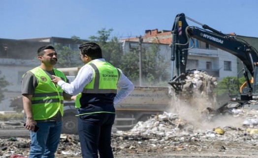 Büyükşehir’den Buca’da temizlik operasyonu