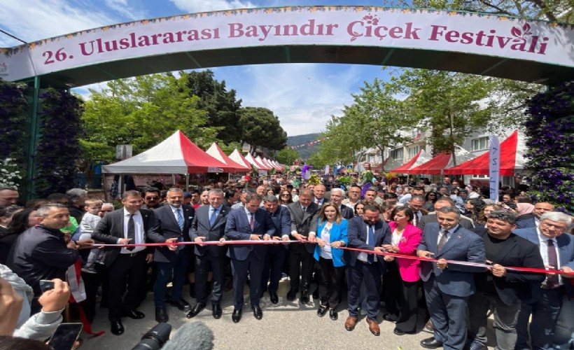 CHP İzmir'den Bayındır Çiçek Festivali'ne tam kadro çıkarma