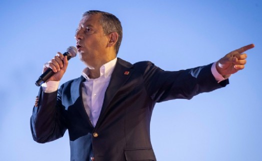 CHP'de kurultay iptal edilirse ne olacak? Özgür Özel canlı yayında açıkladı