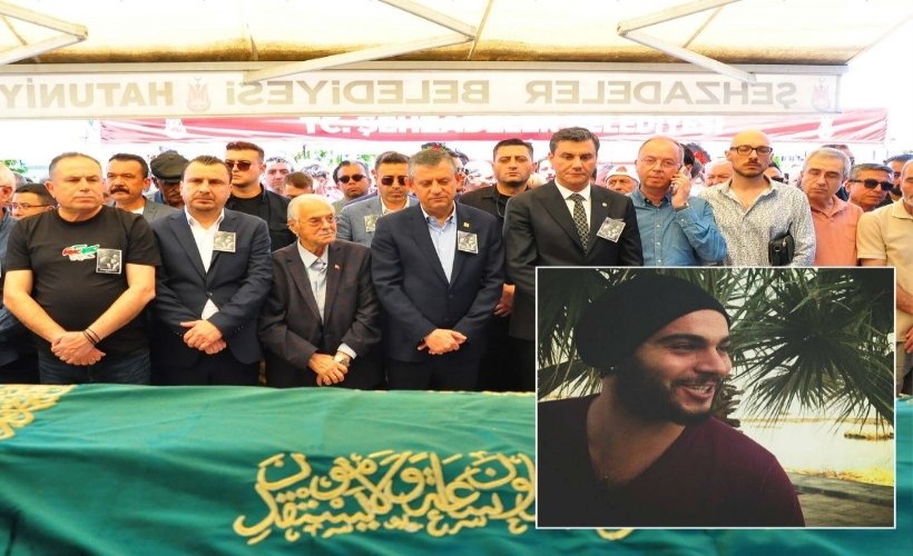 CHP lideri Özgür Özel, Manisa'da cenazeye katıldı