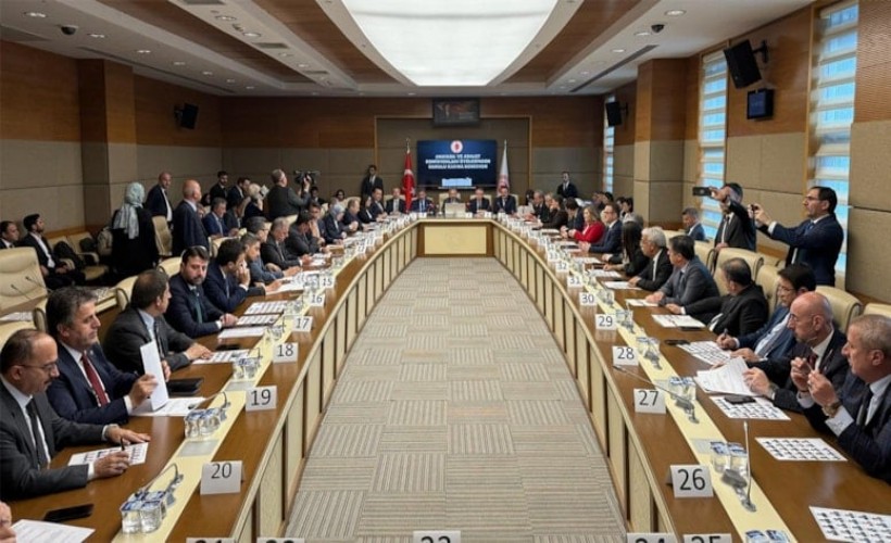 CHP ve Yeni Yol Partisi milletvekilleri komisyonu terk etti