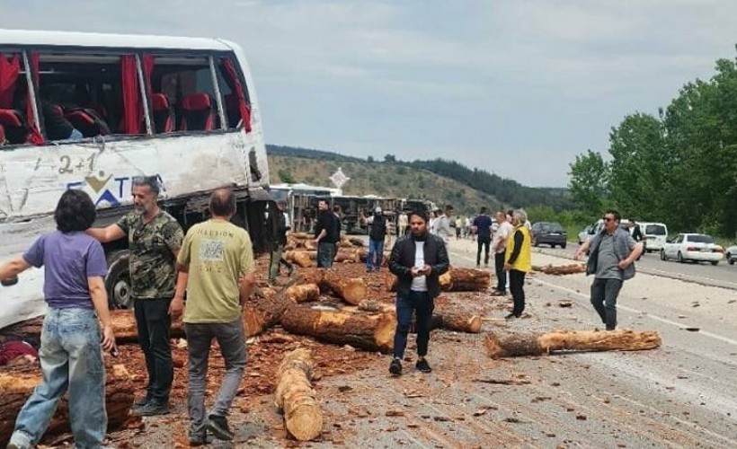 Çanakkale’de zincirleme kaza: 8 ölü