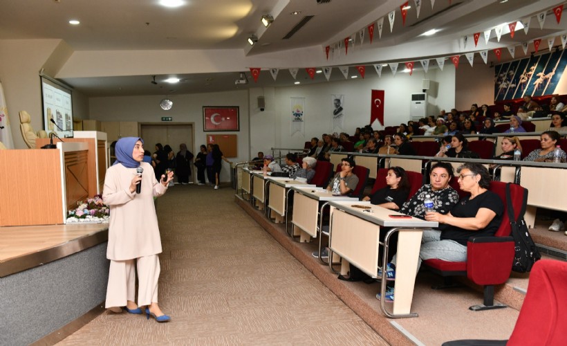 Çiğli Belediyesi’nden kadınlara sağlıklı yaşam paneli