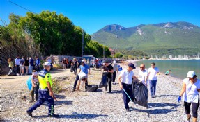 Datça'da Antik Karia Yolu'nda temizlik seferberliği: 5 ton atık toplandı
