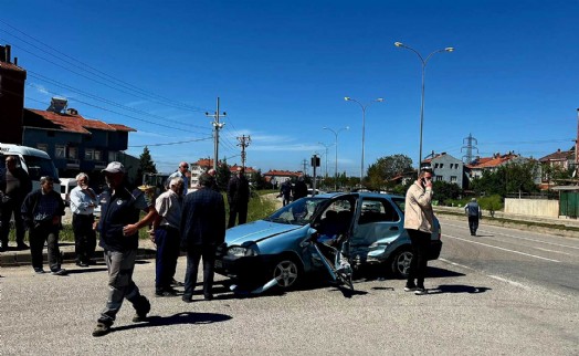 Domaniç’te trafik kazası; 5 yaralı