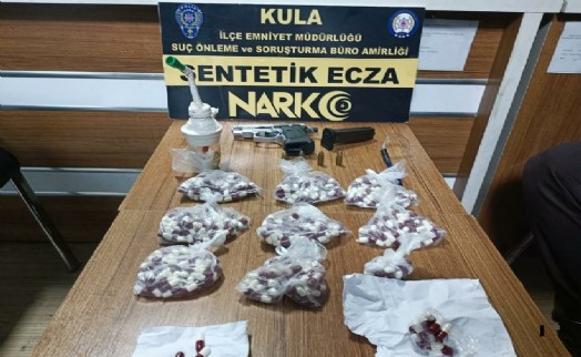 Durdurulan otomobilde 479 sentetik hap ele geçirildi: 5 gözaltı