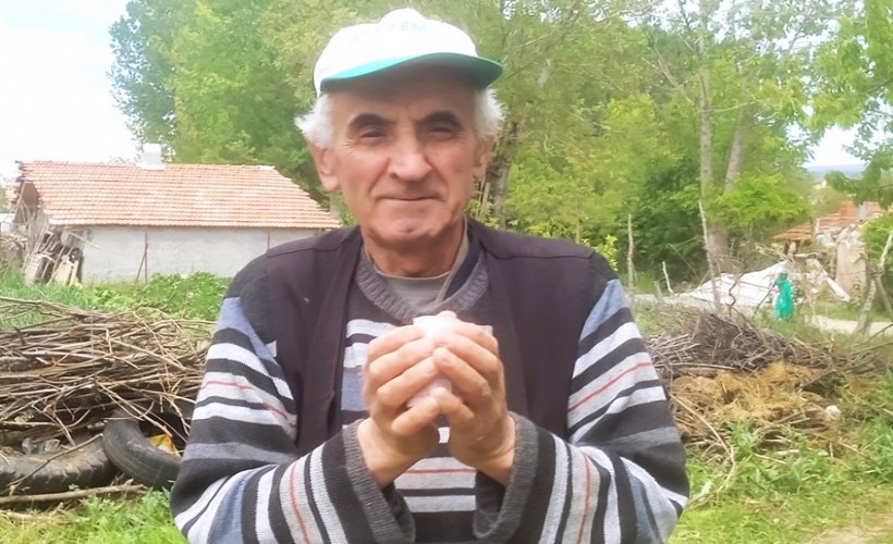 Emekli işçi, yolda bulduğu paraları jandarmaya teslim etti