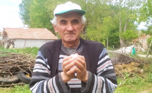 Emekli işçi, yolda bulduğu paraları jandarmaya teslim etti