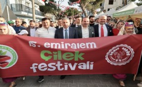 Emiralem Çilek Festivali'ne muhteşem başlangıç
