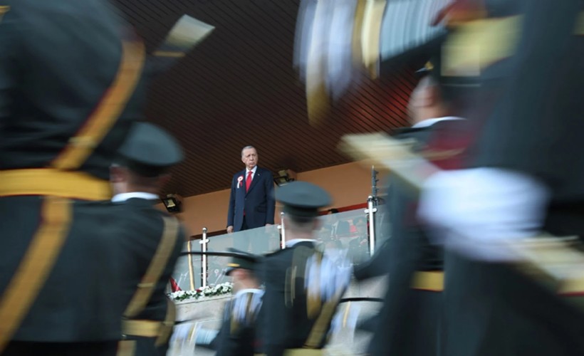 Erdoğan'a ordudan ihraç yetkisi veren düzenlemede geri adım!