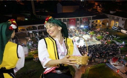 Festival coşkusu Menderes’i sardı