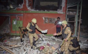 Hindistan vurdu, Pakistan karşılık verdi: En az 36 ölü