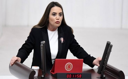 İYİ Partili milletvekili Ayyüce Türkeş’e babasının kabrinde saldırı