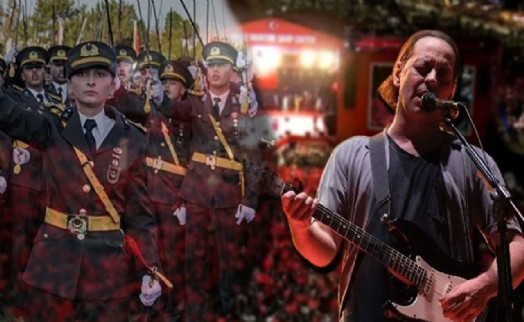 İhraç edilen teğmenler Duman konserinde... Kaan Tangöze sahneden selam gönderdi