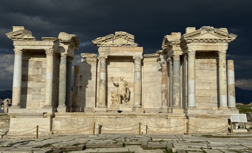 İş Bankası’ndan Laodikeia ve Tripolis kazılarına destek