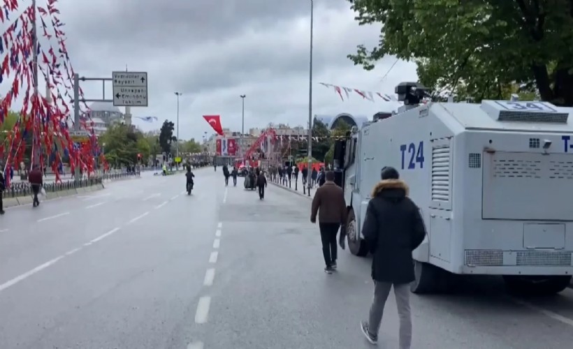 İstanbul’da 1 mayıs ablukası: Yollar, metro, metrobüs istasyonları kapalı! Yolcular isyan etti