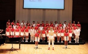 İzmir Uluslararası Çoksesli Korolar Festivali başladı
