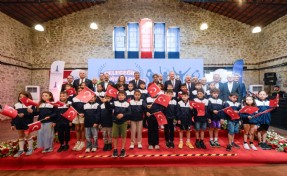 İzmir'de 'Geleceğin Şampiyonları' projesi tanıtıldı: Tugay'dan yüzde 100 destek sözü